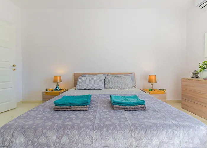 Spacious Brand New Apartment 3 Bdr 2 Bth H
