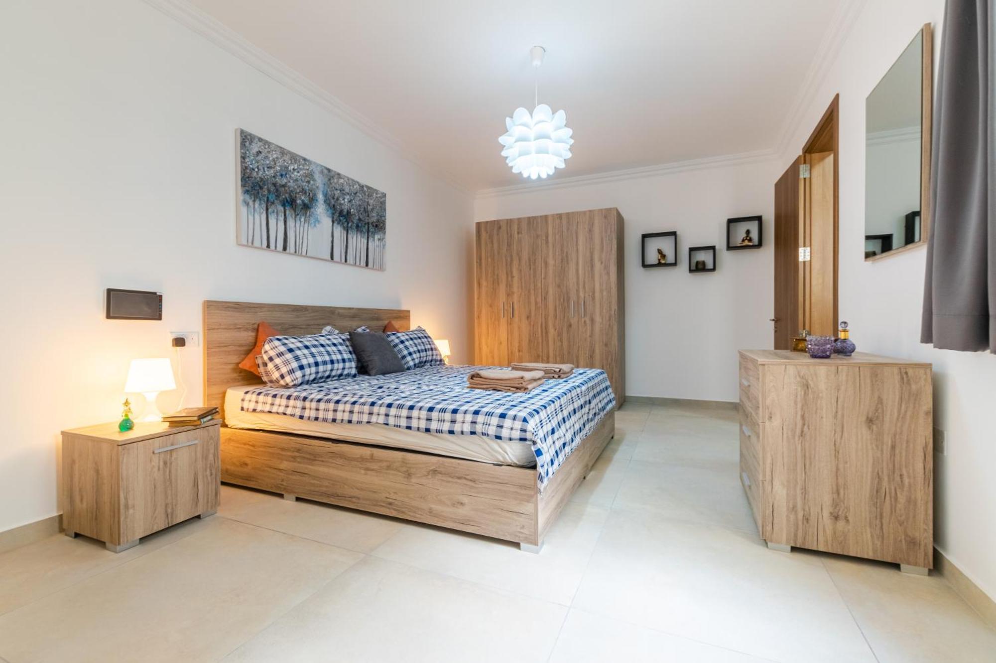 Spacious Brand New 3 Bdr 2 Bth H Apartment