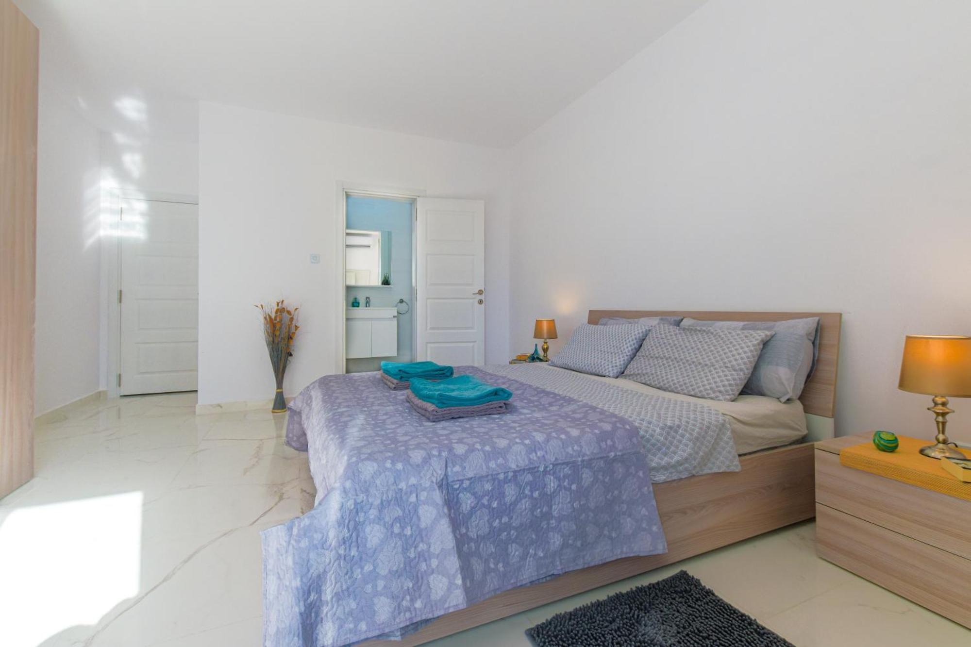 Spacious Brand New 3 Bdr 2 Bth H