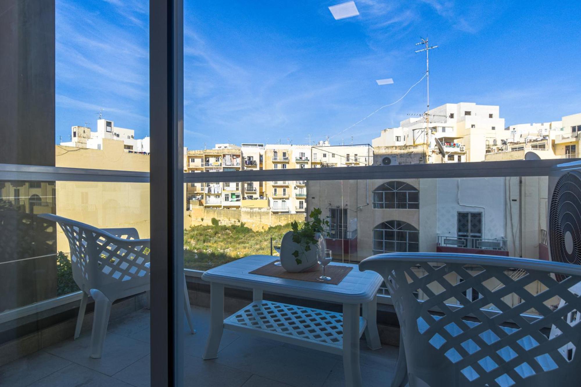 Apartment Spacious Brand New 3 Bdr 2 Bth H
