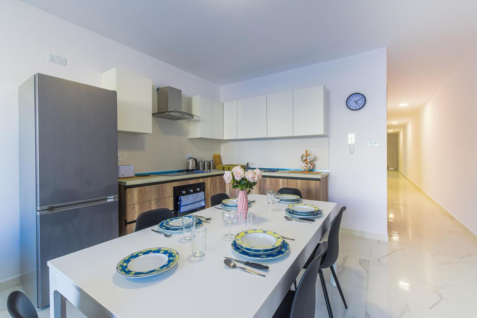 Spacious Brand New 3 Bdr 2 Bth H Apartment *